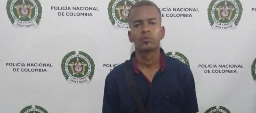 Brayan José Orozco Caraballo, el hombre con fusil que recibió domiciliaria.