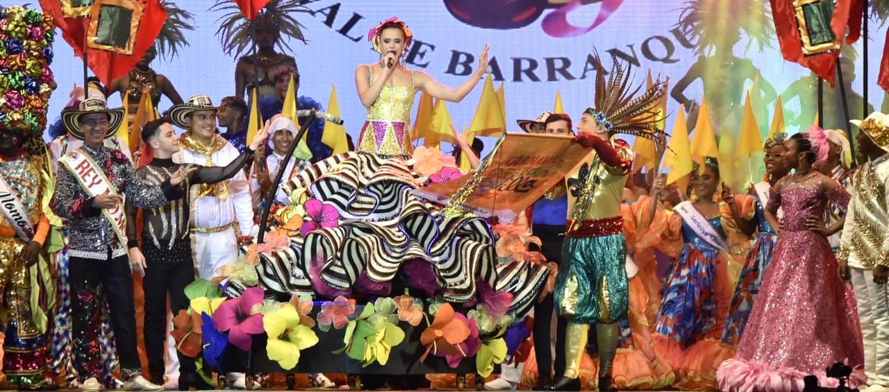 La Reina Natalia De Castro durante la Lectura del Bando.