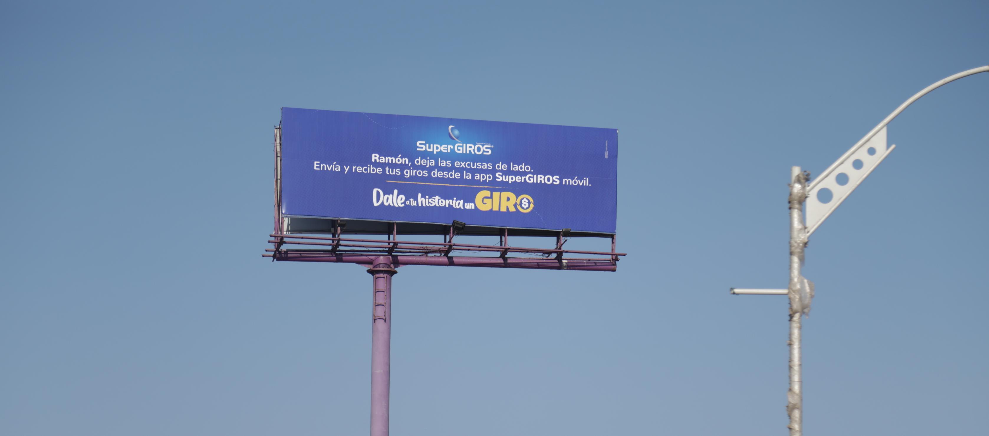 Una de las vallas con mensaje a Ramón.