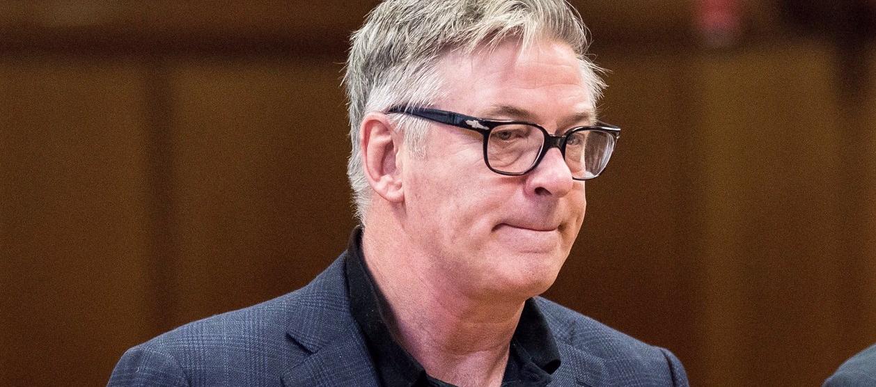 Alec Baldwin accionó un arma que tenía munición real.