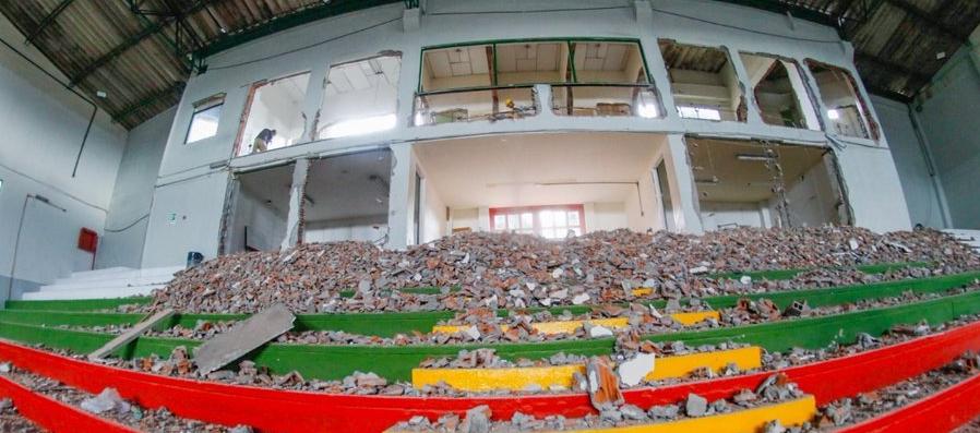 Aspecto de los trabajos en el Coliseo Menor Ramón Marín Vargas de Manizales.