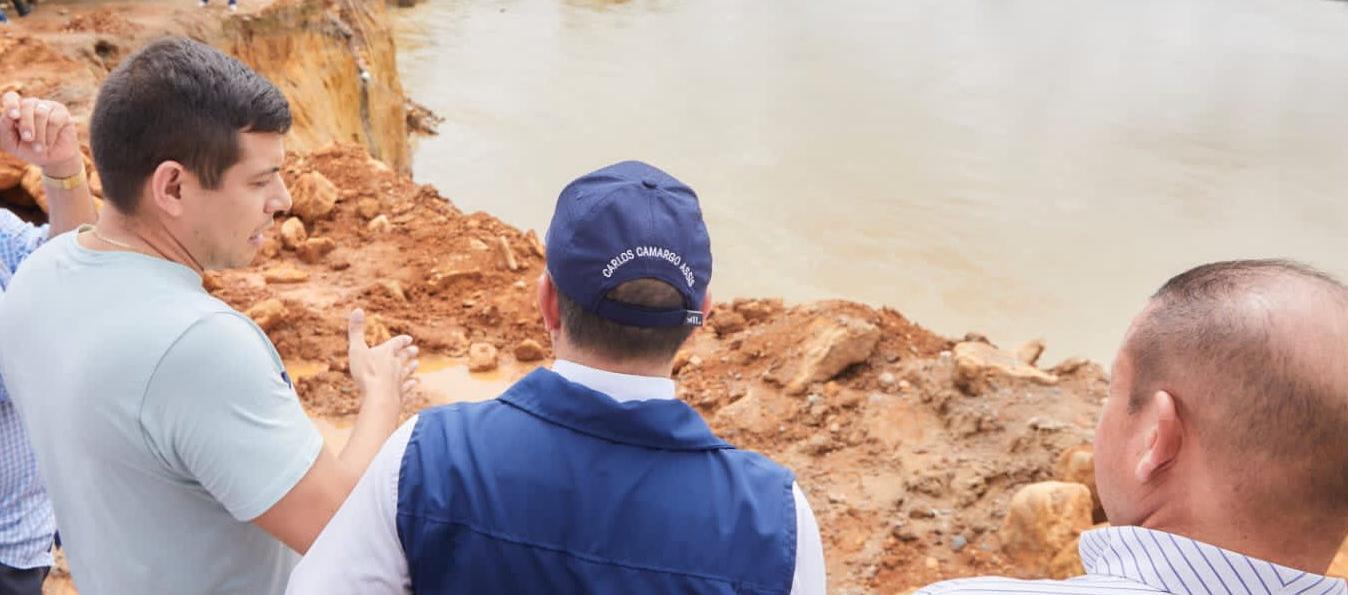 El defensor del Pueblo, Carlos Camargo, en la visita que realizó a finales de año a Tierralta.