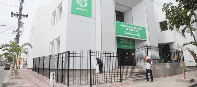 Sede de la Gerencia de Gestión de Ingresos en la calle 44 con la carrera 44.