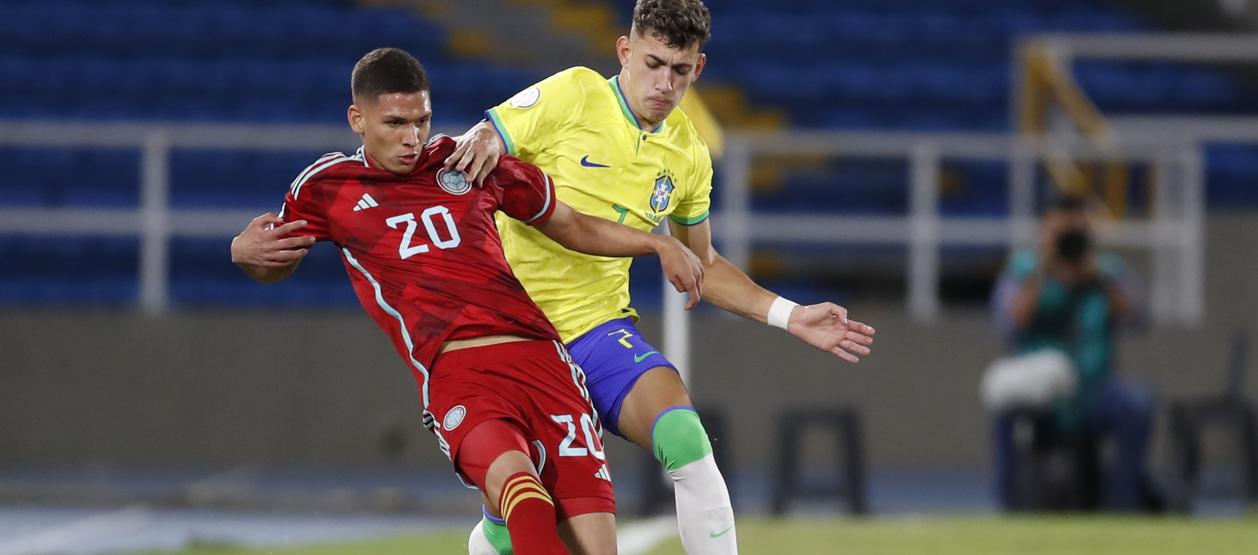 Daniel Luna durante el partido de Colombia contra Brasil, en la primera fase.