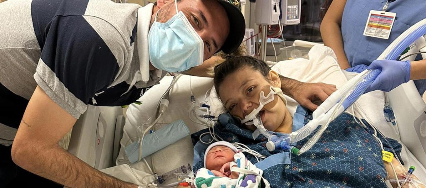 Sergio Vega y Paula Durán durante el nacimiento de Juan José, en noviembre pasado.