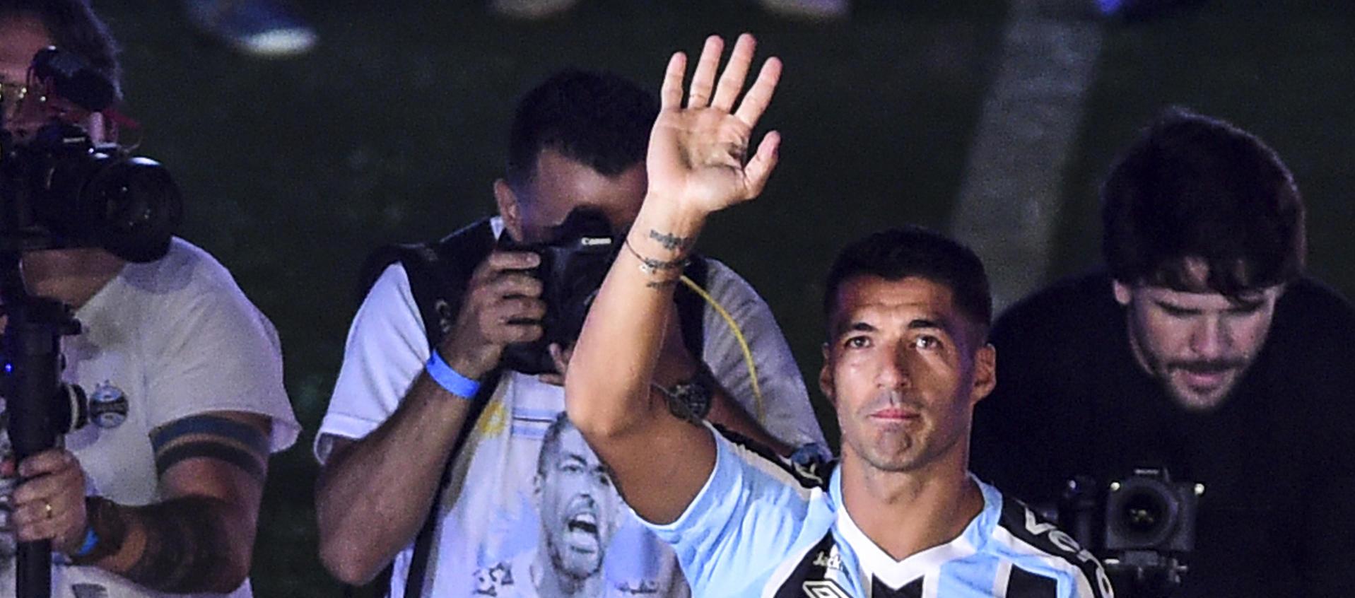 Luis Suárez firmó hasta 2024 con Gremio.
