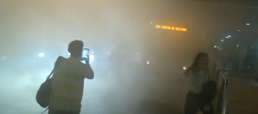 El humo invadió la zona aledaña a la emergencia en la estación Pedro Ramayá.