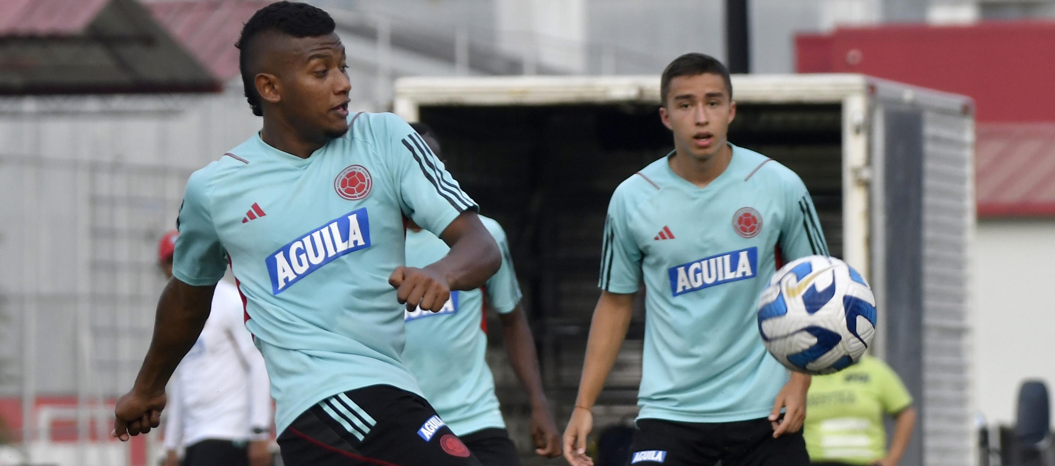 El juniorista Jhon Vélez viene de hacer un gran partido contra Argentina.