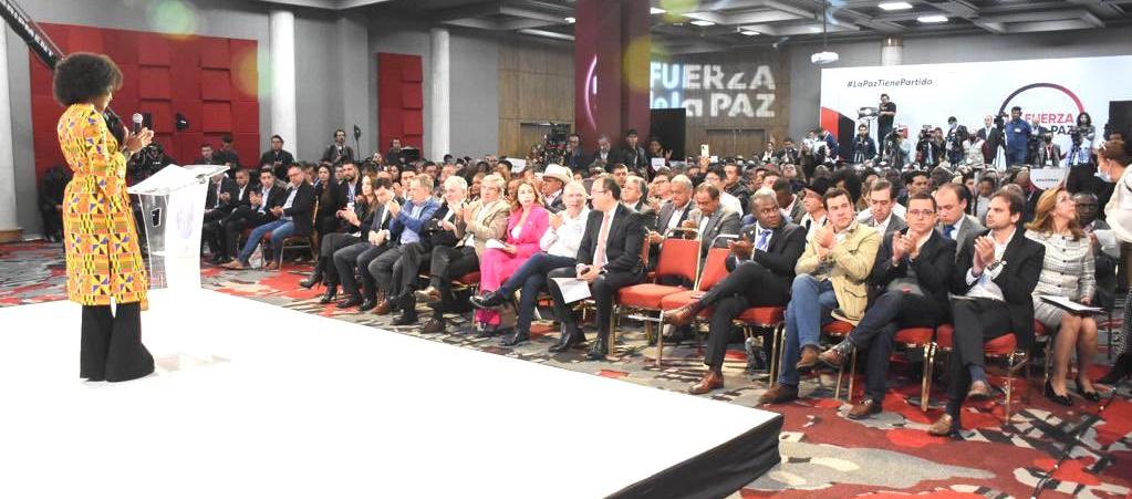 Alfredo Varera, en primera fila durante el acto.
