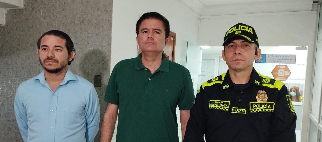 El secretario de Gobierno, el Alcalde y el Subcomandante de la Policía Metropolitana