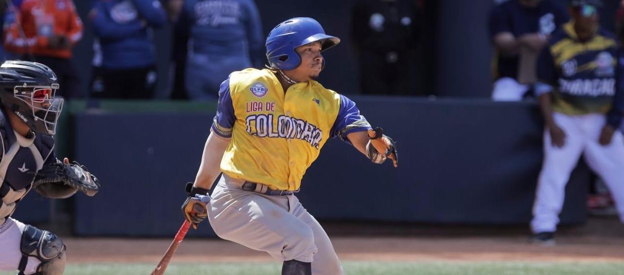 Gustavo Campero, jardinero derecho de Vaqueros