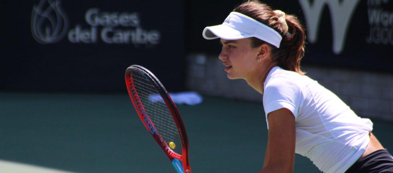 La estadounidense Iva Jovic derrotó a su compatriota Alexia Harmon.