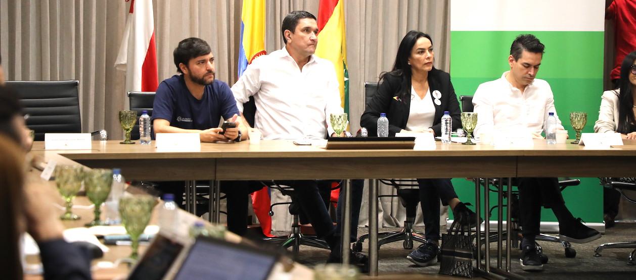 Los Alcaldes de la Región Caribe analizando el tema.