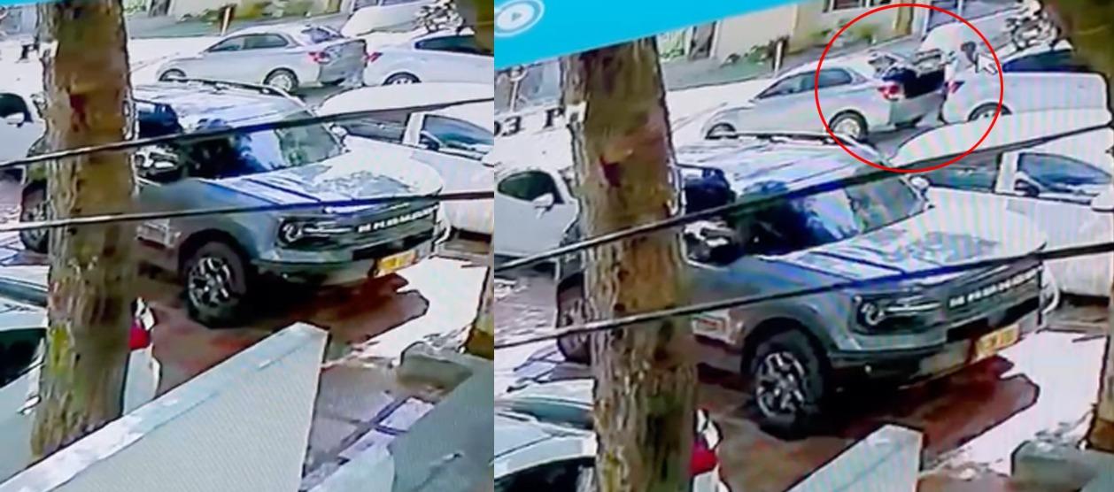 Momento del robo dentro del vehículo. 