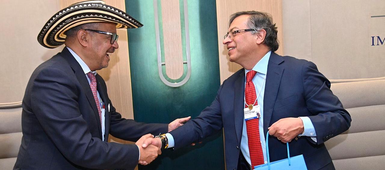 El Presidente Gustavo Petro con el Director de la OMS, Tedros Adhanom Ghebreyesus.