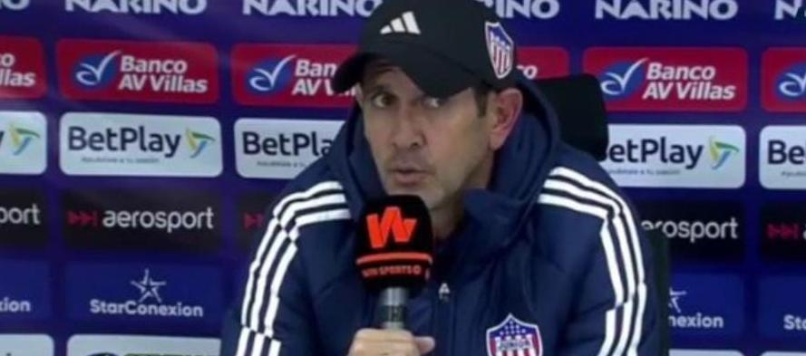 El técnico de Junior, Arturo Reyes.