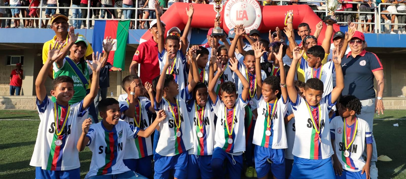 Seleccionado de Suan, campeón en la categoría 2012.