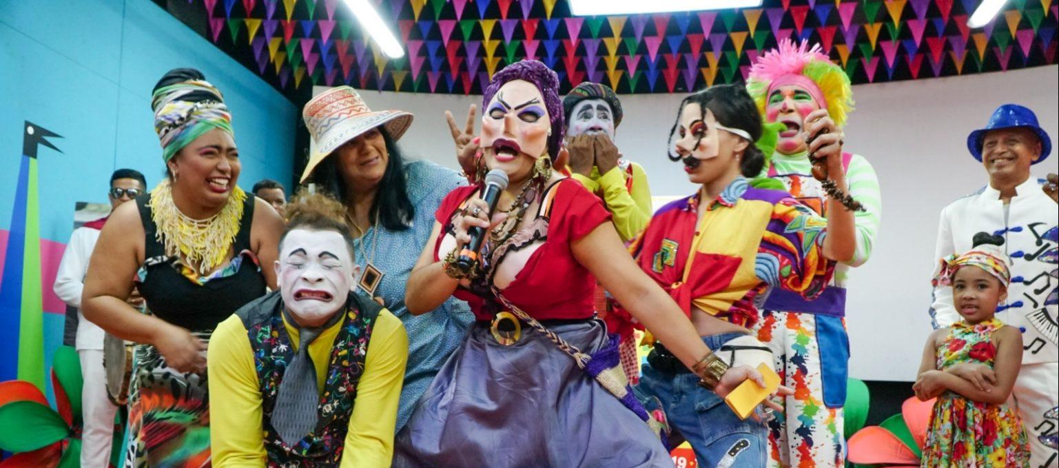 Un grupo de comedia.