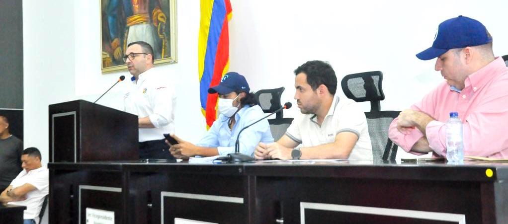 El Secretario de Gobierno, Yesid Turbay, instalando las sesiones extras.