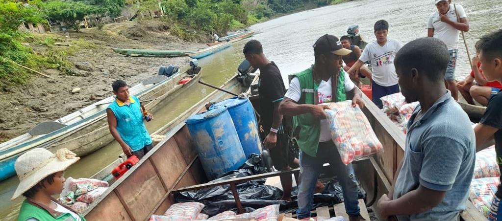 La Alcaldía del Alto Baudó ha entregado ayuda alimentaria a 382 familias indígenas confinadas.