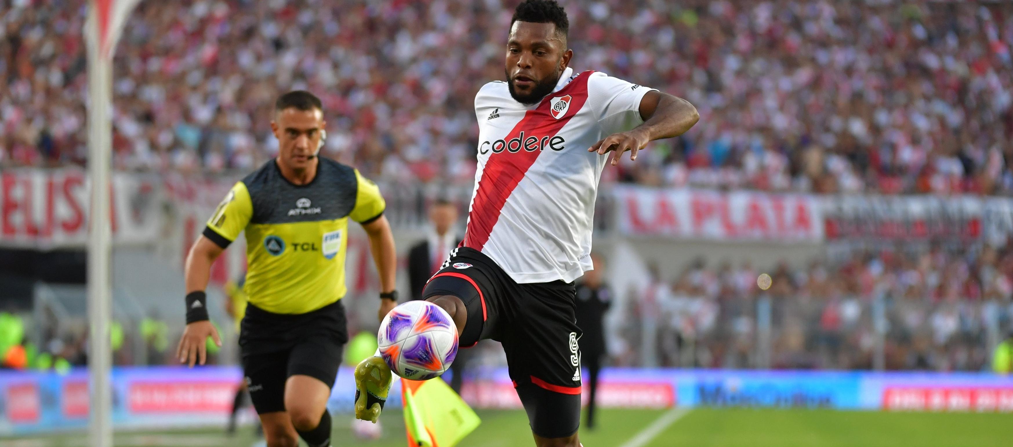 Miguel Borja abandonó por una sobrecarga el partido contra Argentinos.