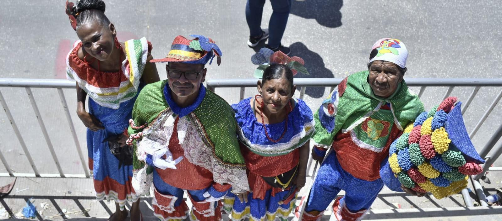 Dabedis Puerta, Germán García, Janeth De las Salas y Samuel Padilla, integrantes del Congo Moderno del barrio El Bosque.