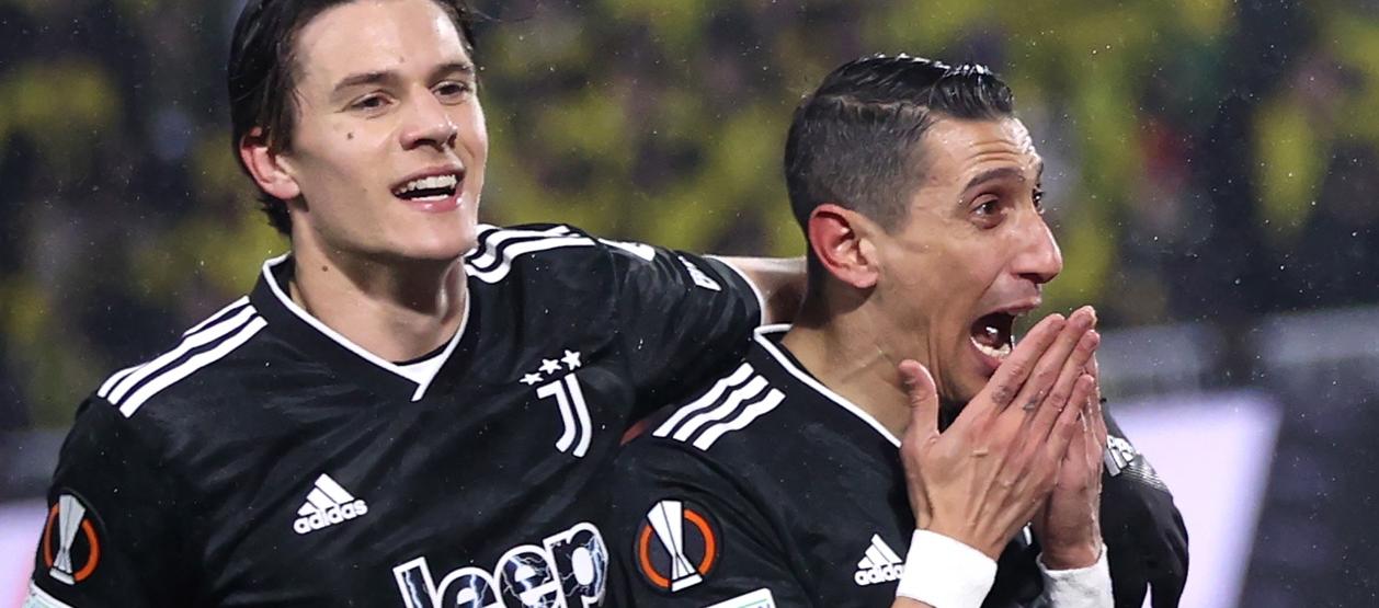 Ángel Di María celebra eufórico uno de sus goles ante el Nantes.