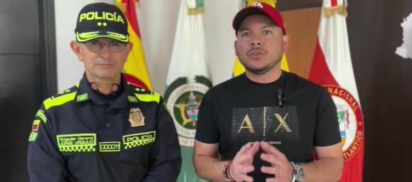 El comandante de la Policía Metropolitana, general Jorge Urquijo, y el Jefe de la Oficina para la Seguridad y Convivencia Ciudadana, Nelson Patrón