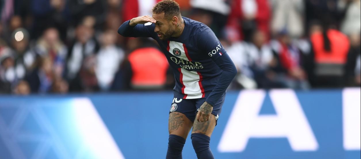Neymar se lesionó en el partido del sábado contra el Lille. 