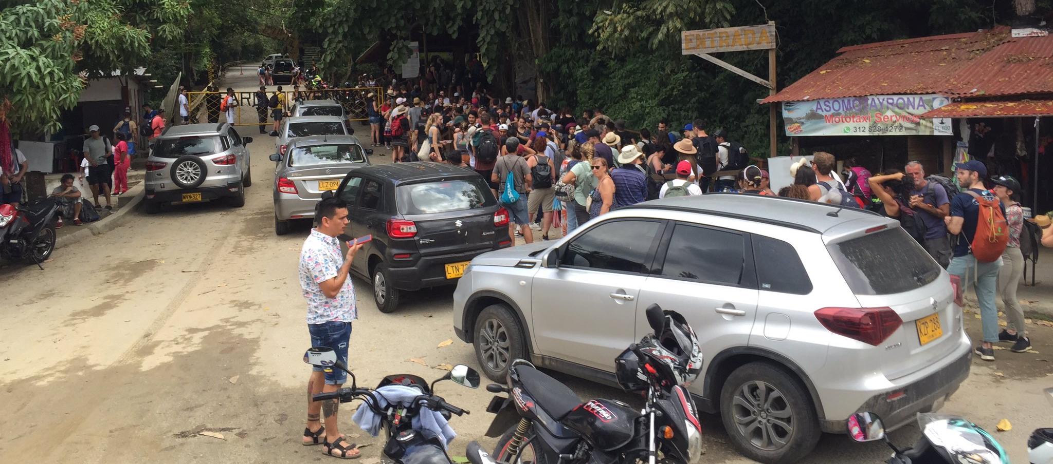 El ingreso al Parque Tayrona es lento y caótico.