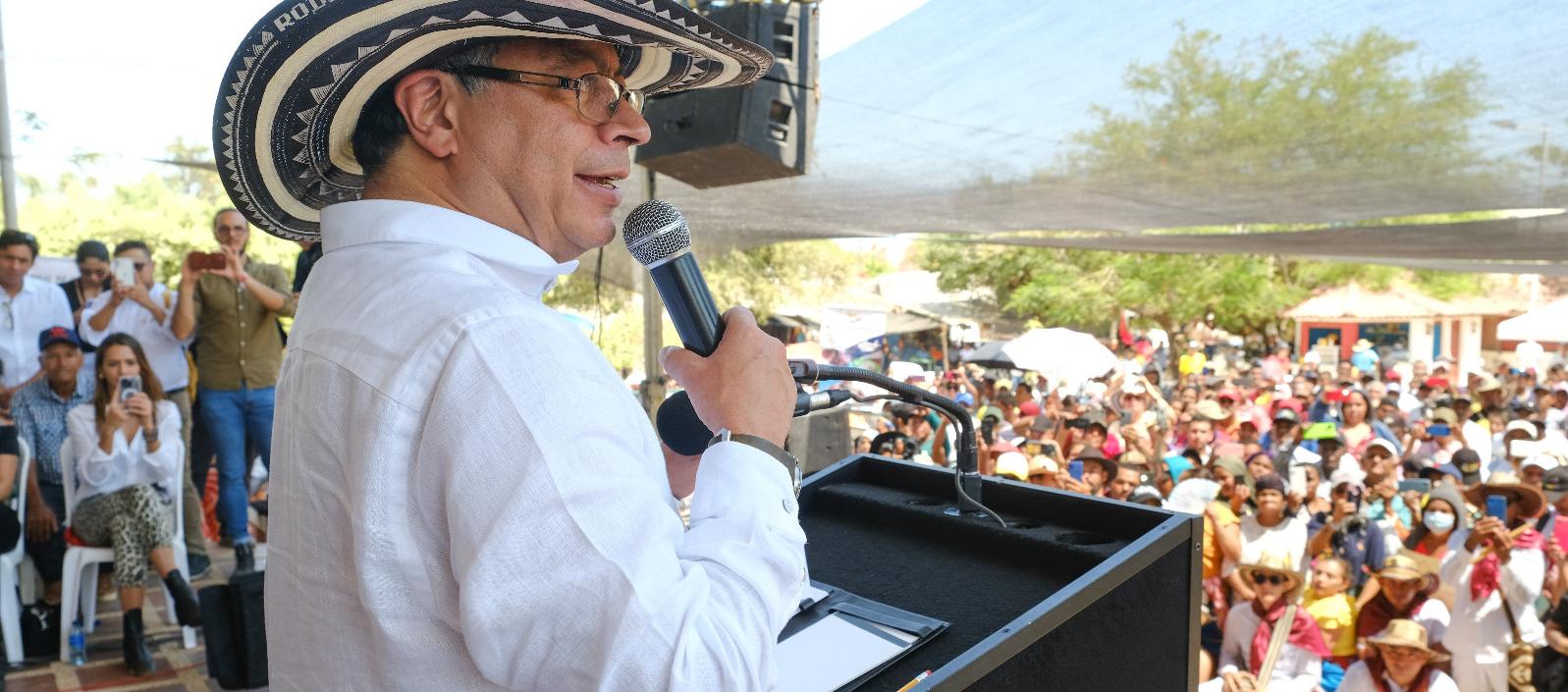 El presidente Petro este sábado en su visita a San Benito, Sucre