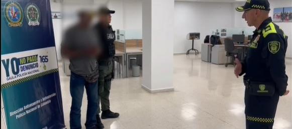 "Pida excusas", le dijo el comandante de la Policía a Vicente Girado Julio.