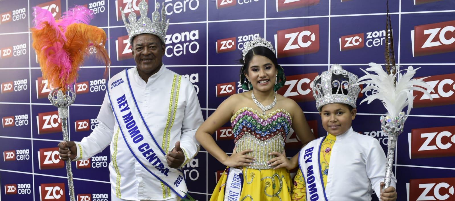 Alfonso Freyle, María Auxiliadora Reales y Amerson Del Toro, Reyes del Carnaval de Soledad 2023.