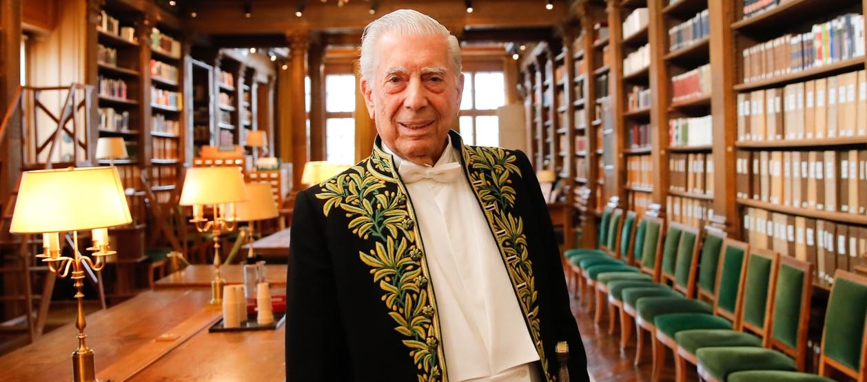 Vargas Llosa fue elegido en noviembre de 2021 nuevo miembro de la Academia.