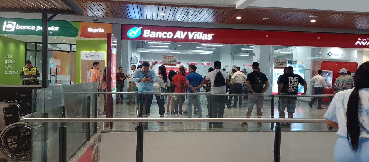 Asalto en sucursal de AV Villas.