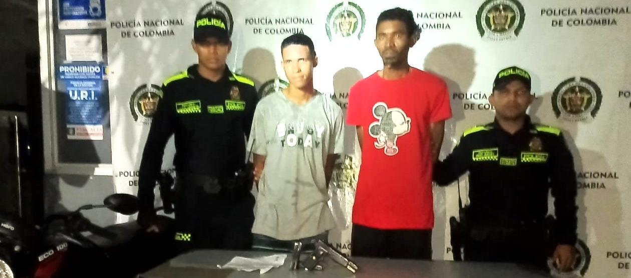 Los dos capturados por la Policía Metropolitana.