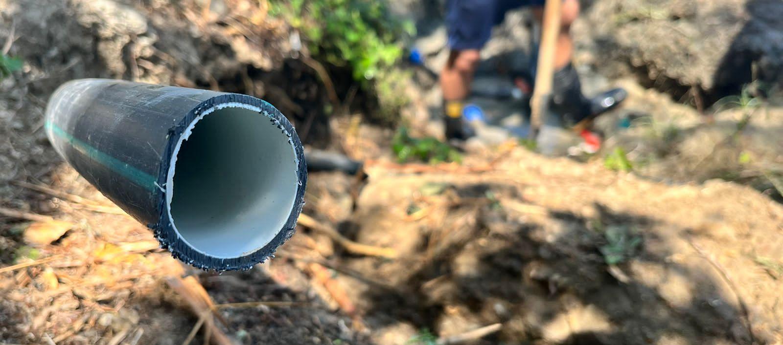 Conexión ilegal en el Acueducto costero