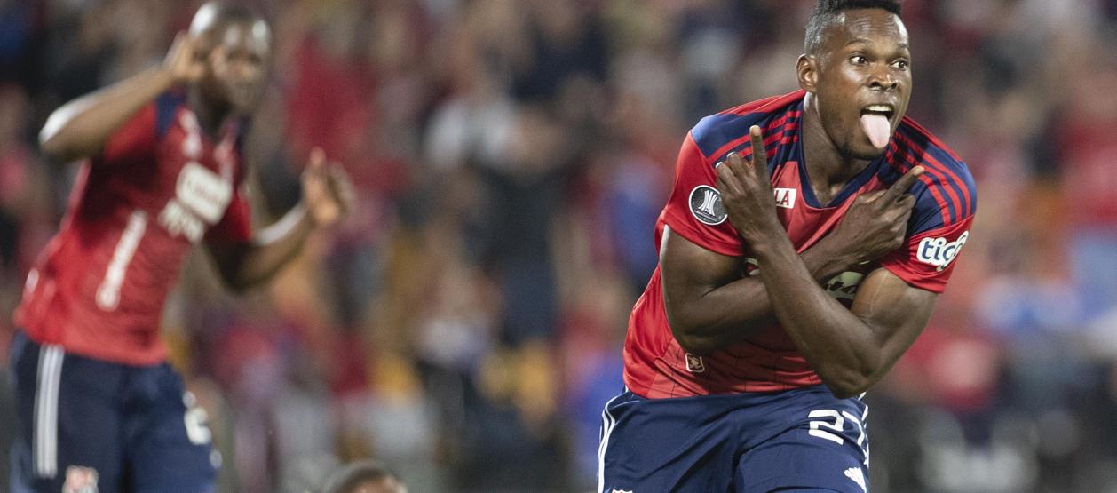 Diber Cambindo celebrando su gol.