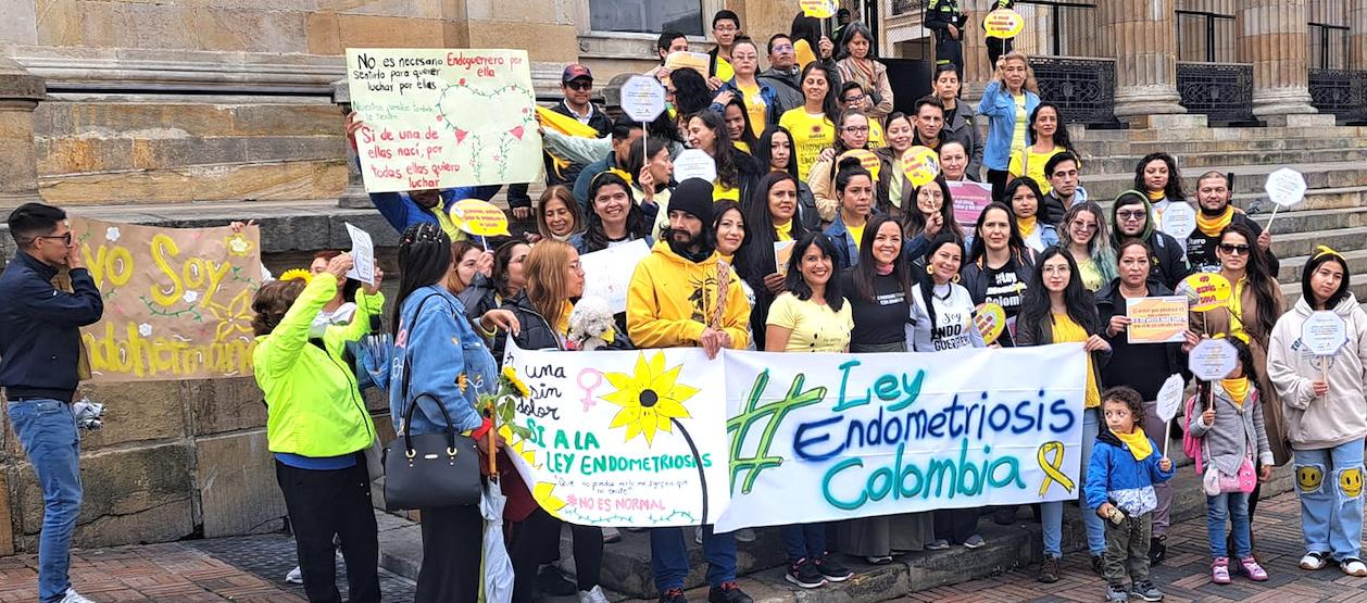 Plantón frente al Capitolio para exigir la aprobación del Proyecto de Ley.