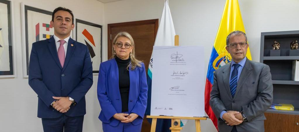 El Registador Nacional, la presidenta del CNE y el director de la ESAP