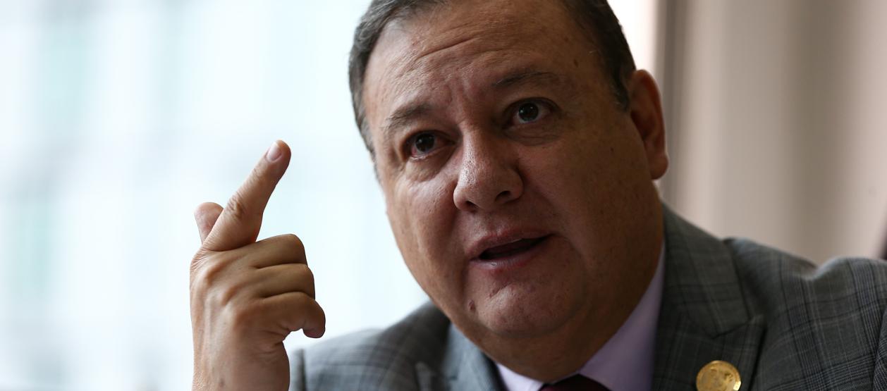 El Ministro del Interior de Ecuador, Juan Zapata. 