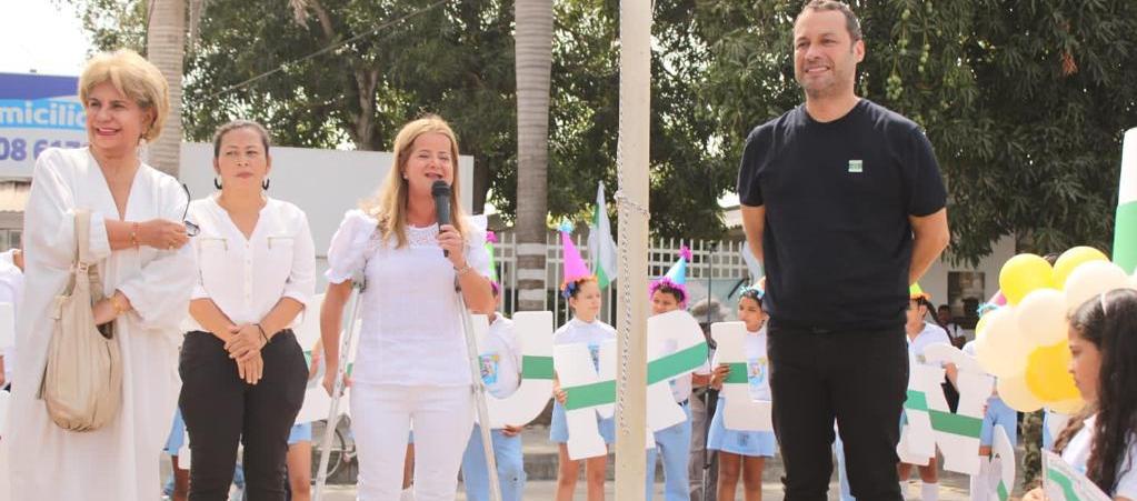 La Gobernadora Elsa Noguera y el Alcalde José Fernando Vargas, presidiendo los actos.