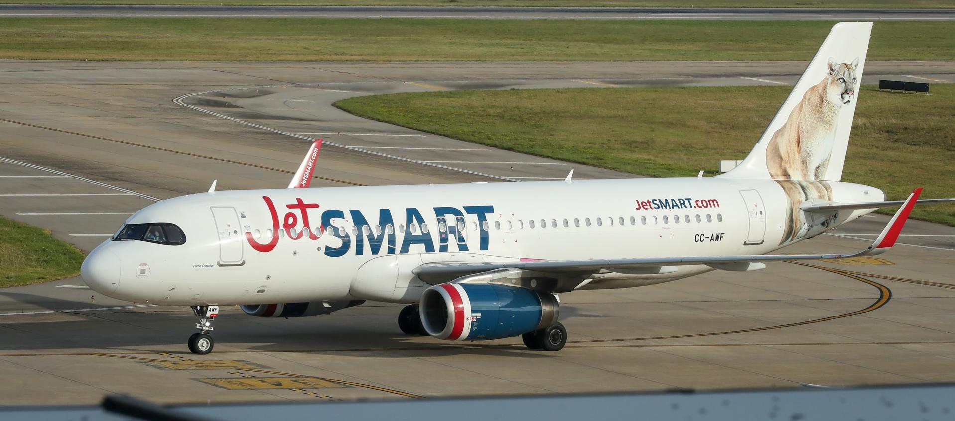 Imagen de archivo de un avión de la aerolínea de bajo costo JetSMART.