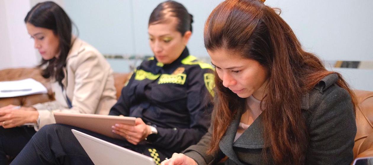 La mujer ha ido ganando grandes espacios en los sectores público y privado.