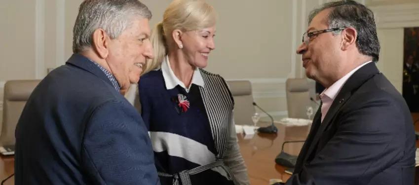 Gustavo Petro reunido con César Gaviria y Dilian Francisco Toro.