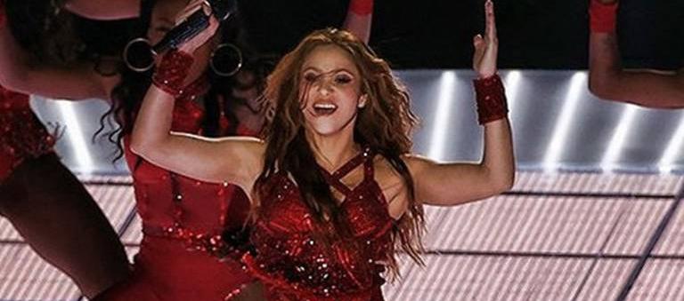 Los dos atuendos que lució Shakira en el Super Bowl estarán en exhibición en el Museo del Grammy.
