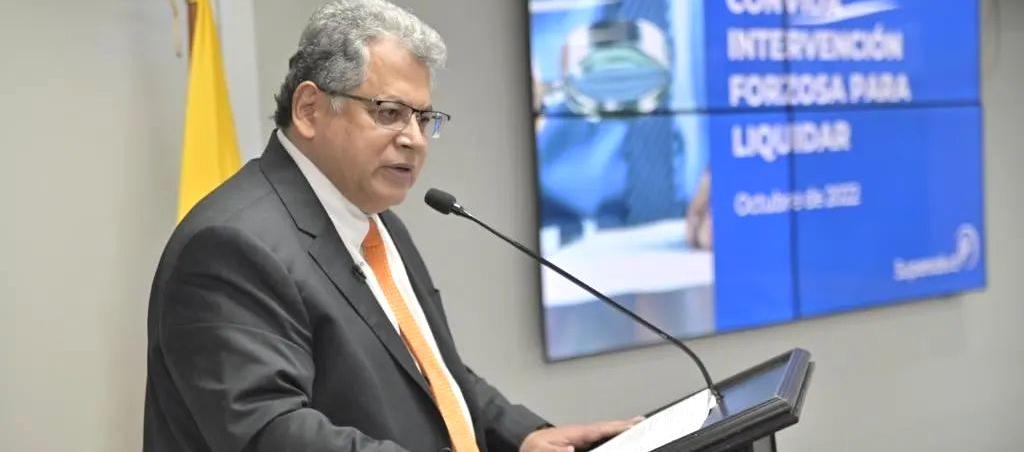 Ulahy Beltrán, Superintendente de Salud.