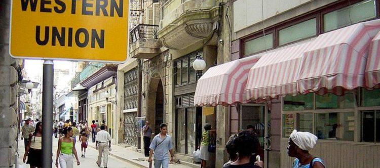 El 90% del dinero que reciben los cubanos procede de EE.UU.