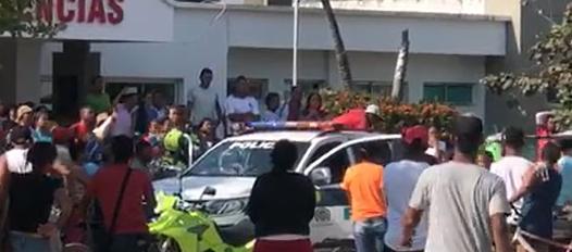 Momento en que la niña es trasladada de Campo de la Cruz a la Campbell.