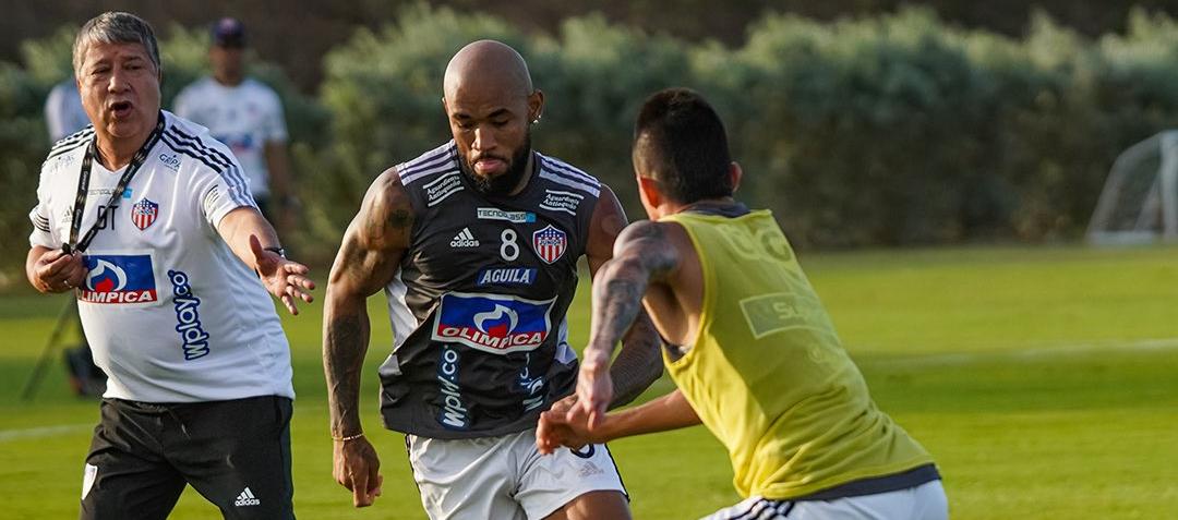 Hernán Darío Gómez llegó el miércoles y de inmediato se puso a trabajar.